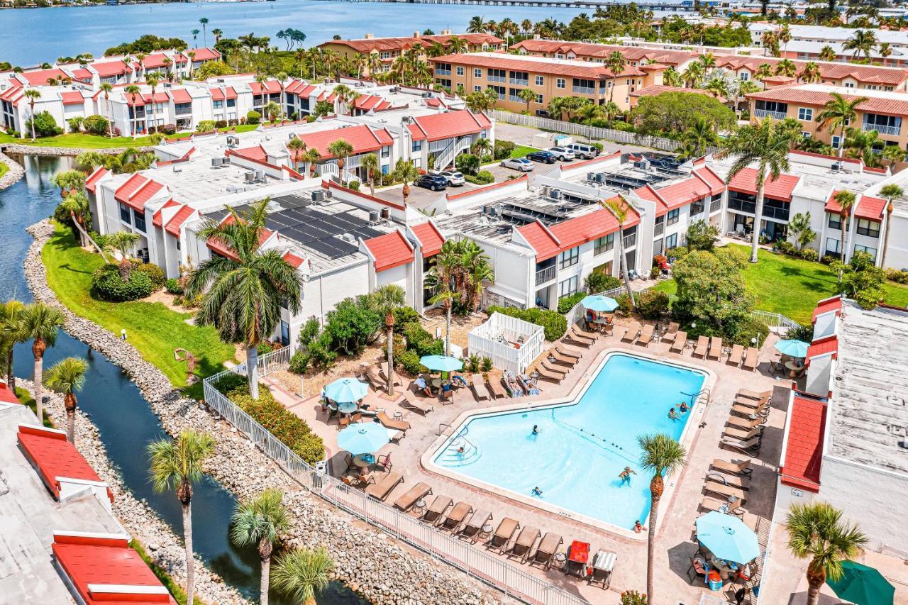 בראדנטון ביץ' Runaway Bay Condos חדר תמונה