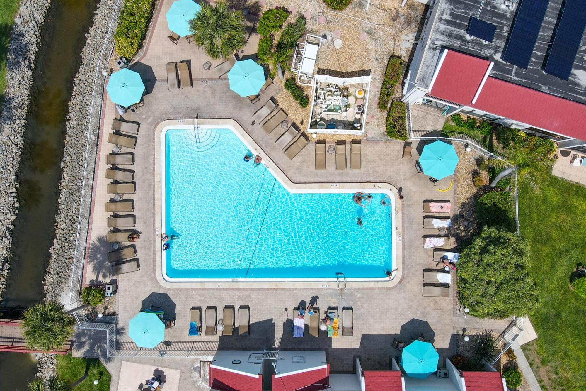 בראדנטון ביץ' Runaway Bay Condos חדר תמונה