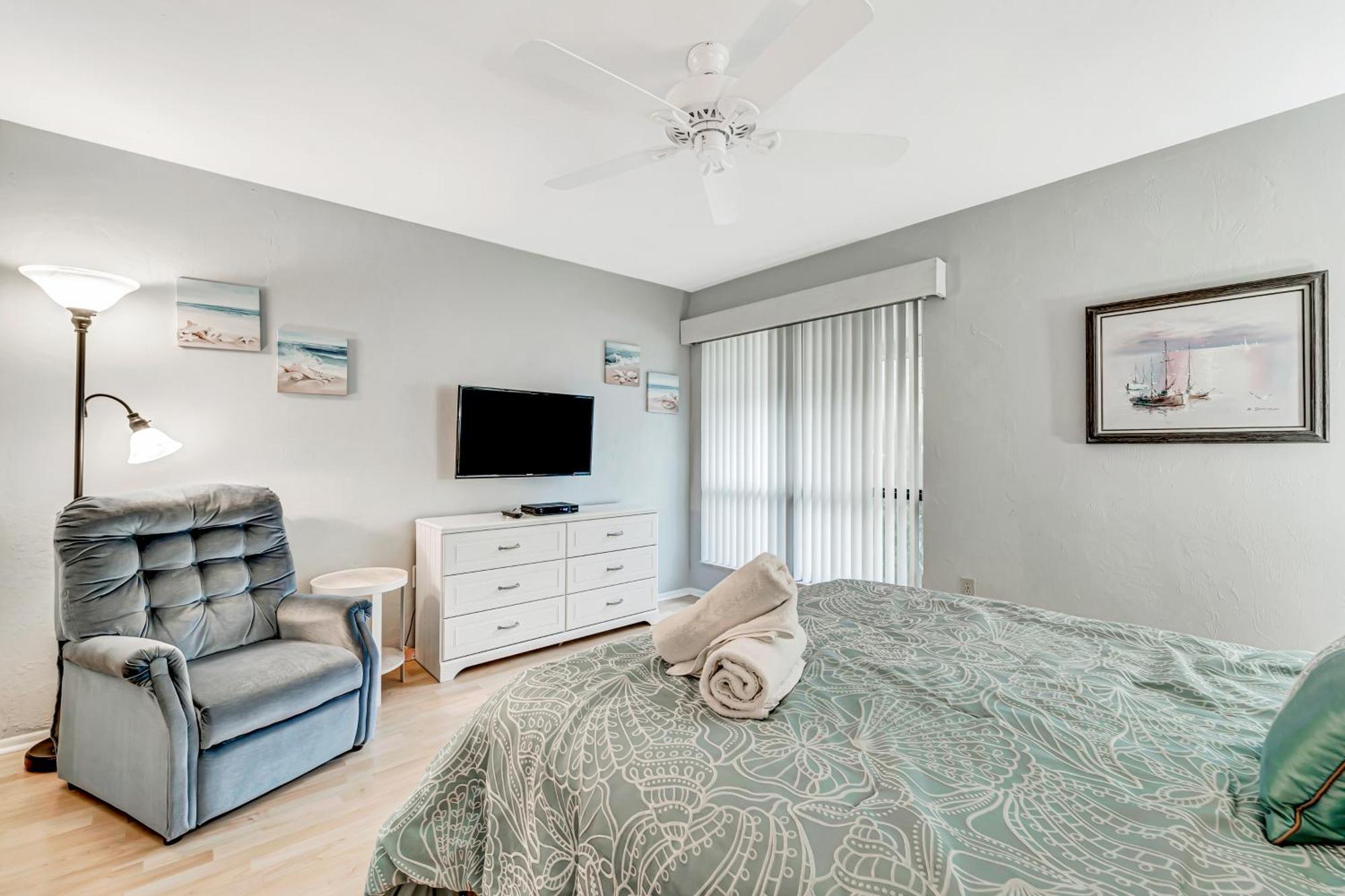 בראדנטון ביץ' Runaway Bay Condos חדר תמונה