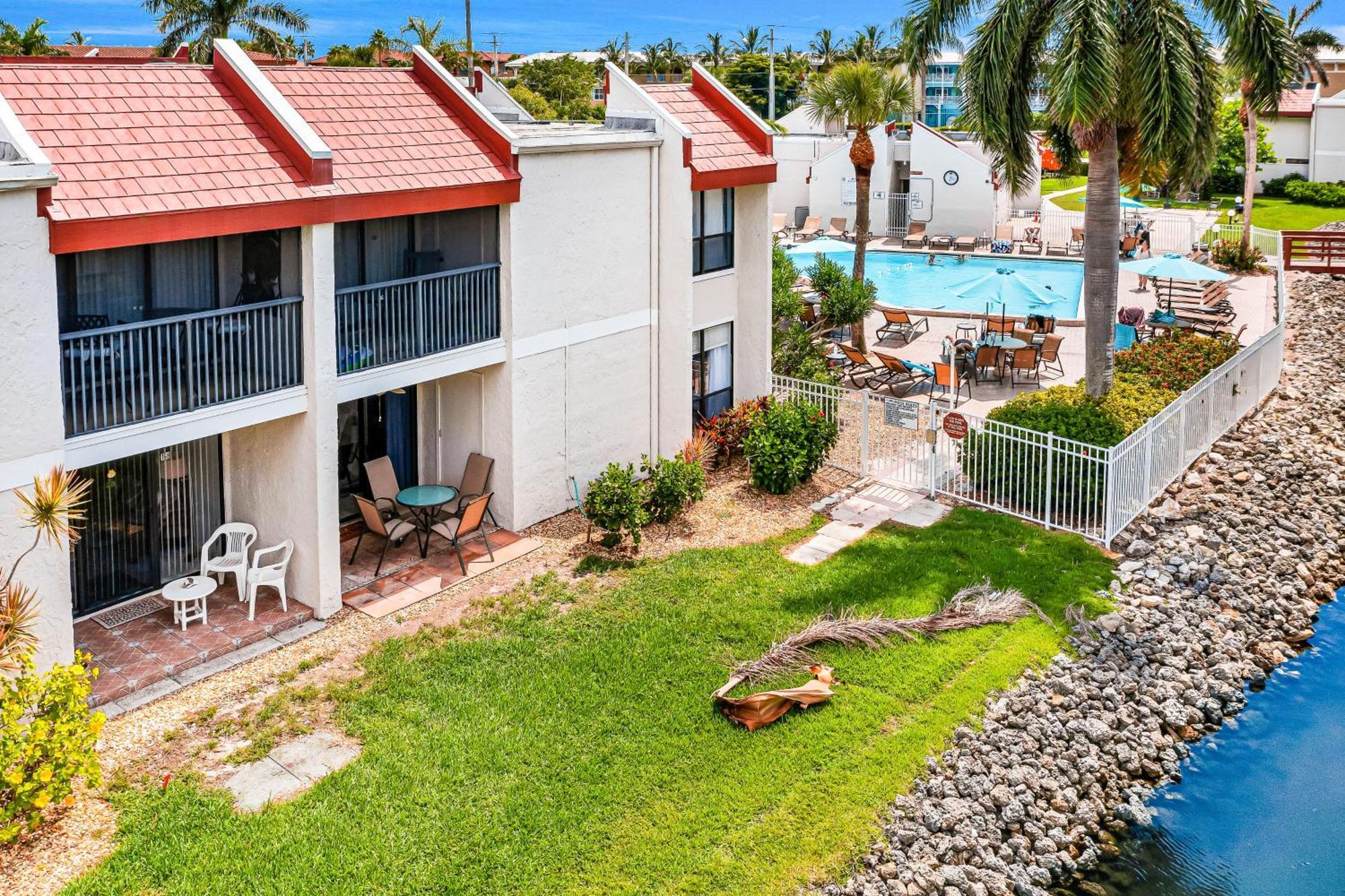 בראדנטון ביץ' Runaway Bay Condos חדר תמונה