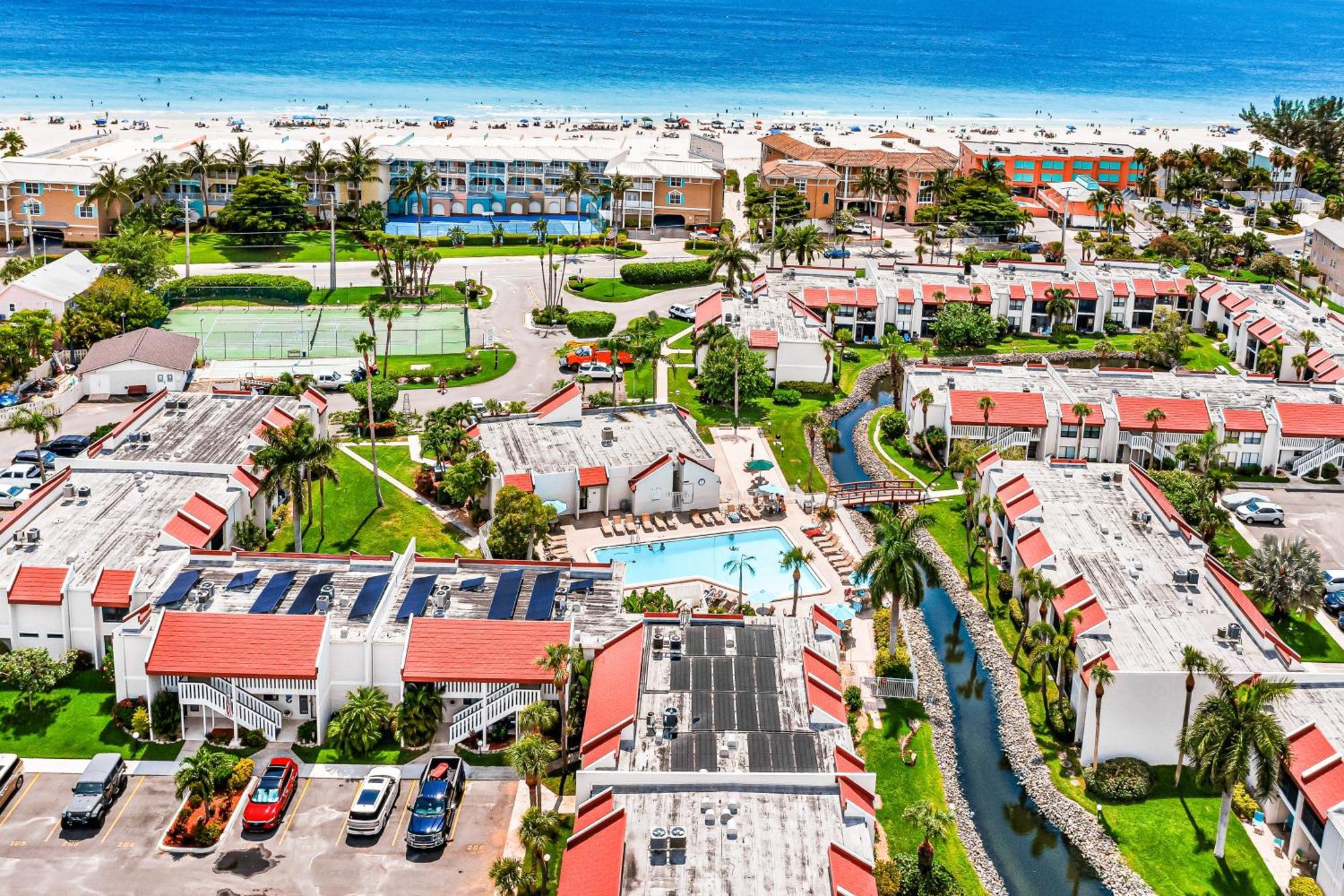 בראדנטון ביץ' Runaway Bay Condos חדר תמונה